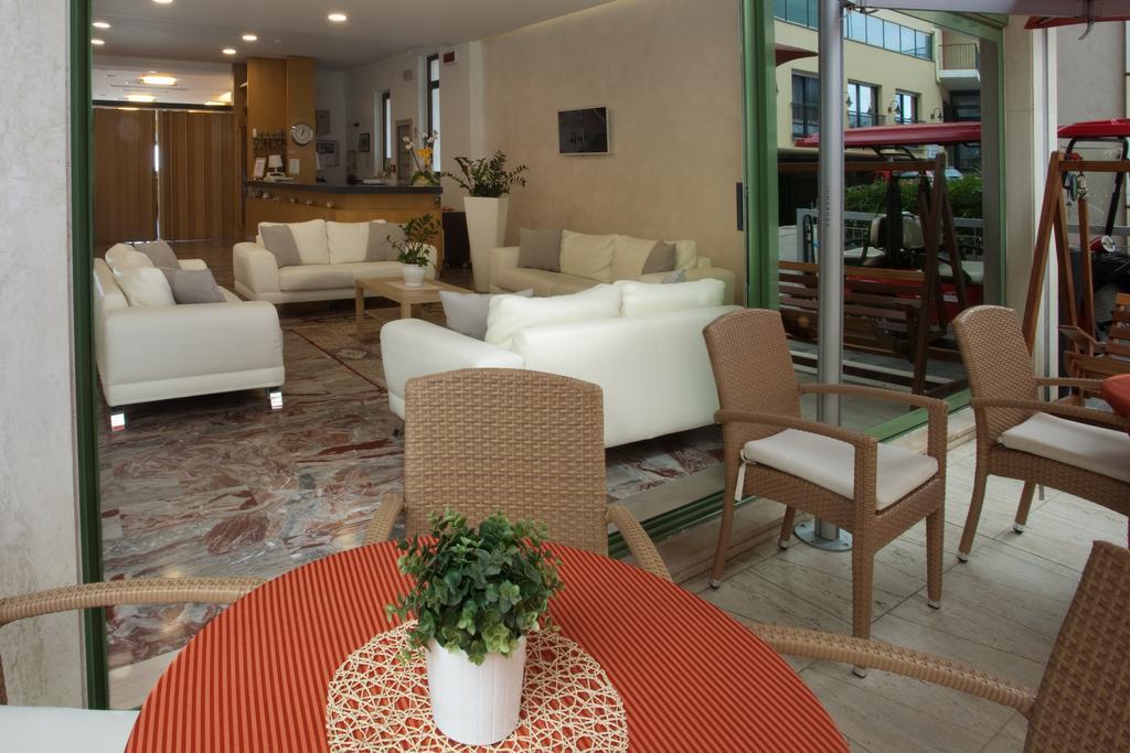 Hotel International Gabicce Mare Εξωτερικό φωτογραφία